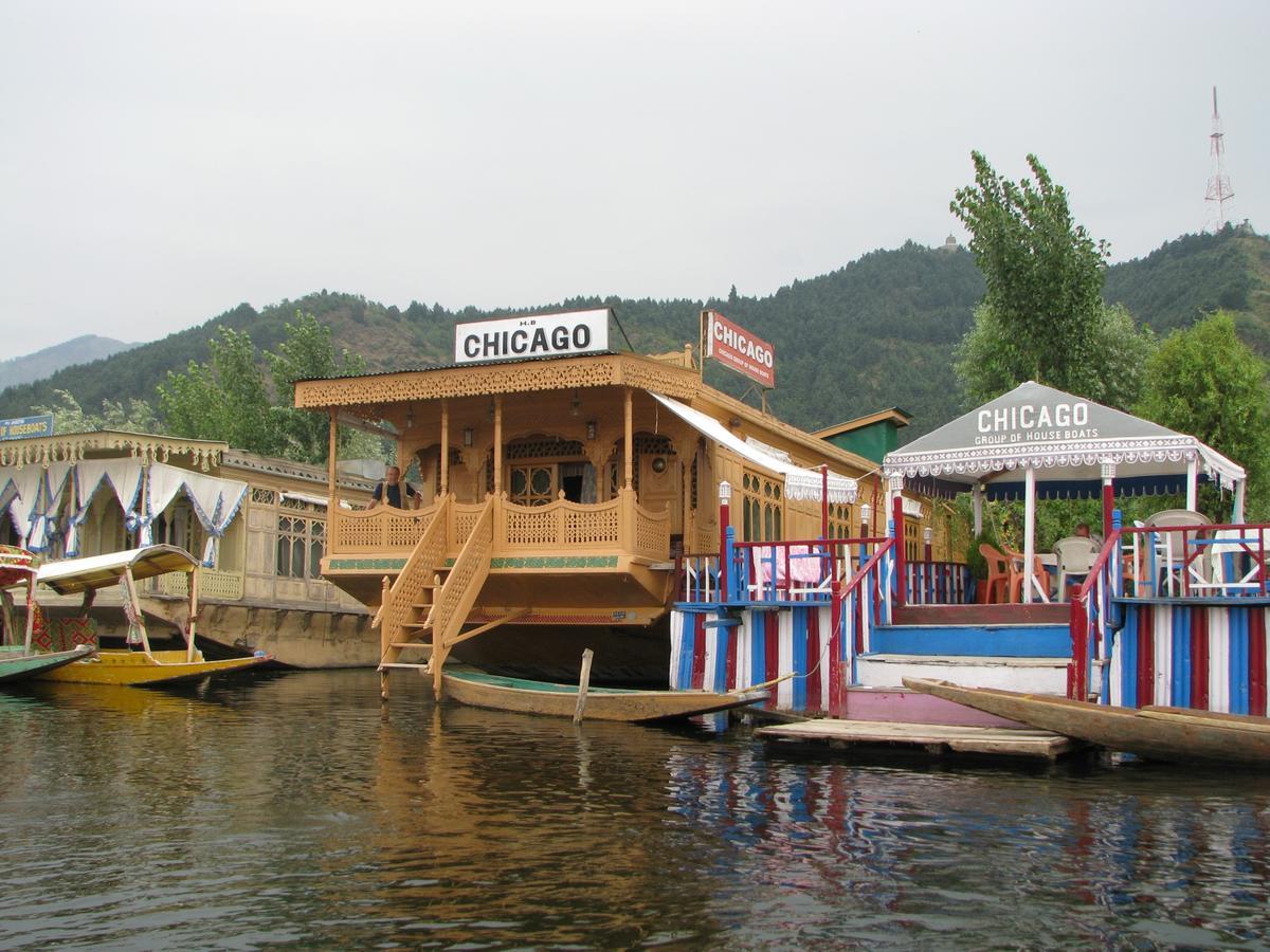 Отель Chicago Group Of Houseboats Сринагар Экстерьер фото