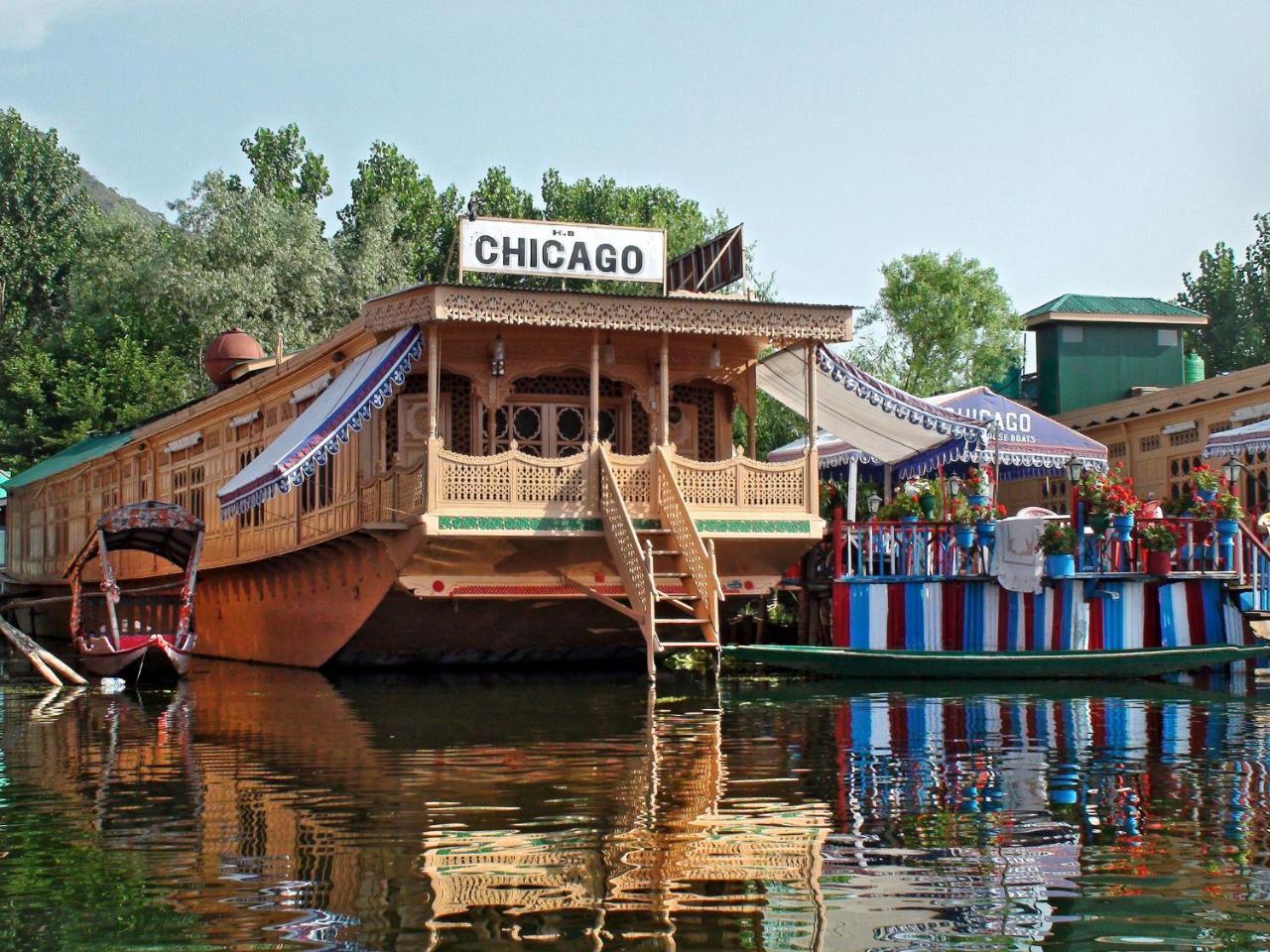 Отель Chicago Group Of Houseboats Сринагар Экстерьер фото